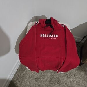 Hollister Men's Bold Red Hoodie Mediuk Size